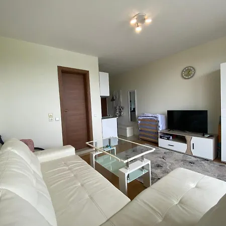 Fort Club Orchid 240a Studio Apartment *